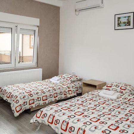 City Apartment Bb Баїна-Башта Екстер'єр фото