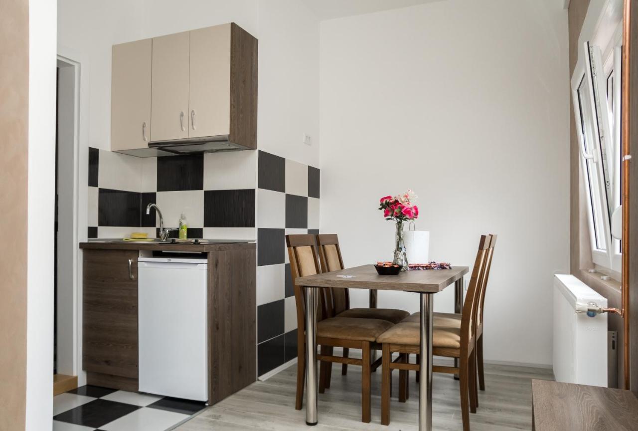 City Apartment Bb Баїна-Башта Екстер'єр фото