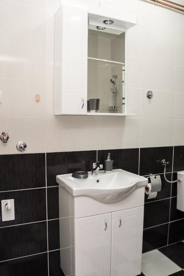 City Apartment Bb Баїна-Башта Екстер'єр фото